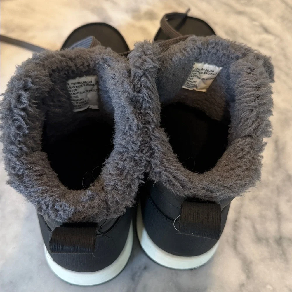 Black Faux Fur Lined High-Top snow boots - Picture 6 of 7